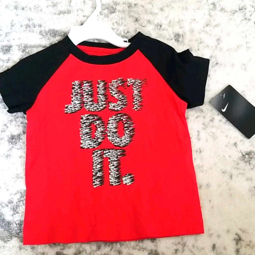 2t New Nike top